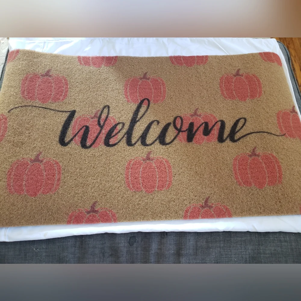 Fall Welcome Doormat with Pumpkins
